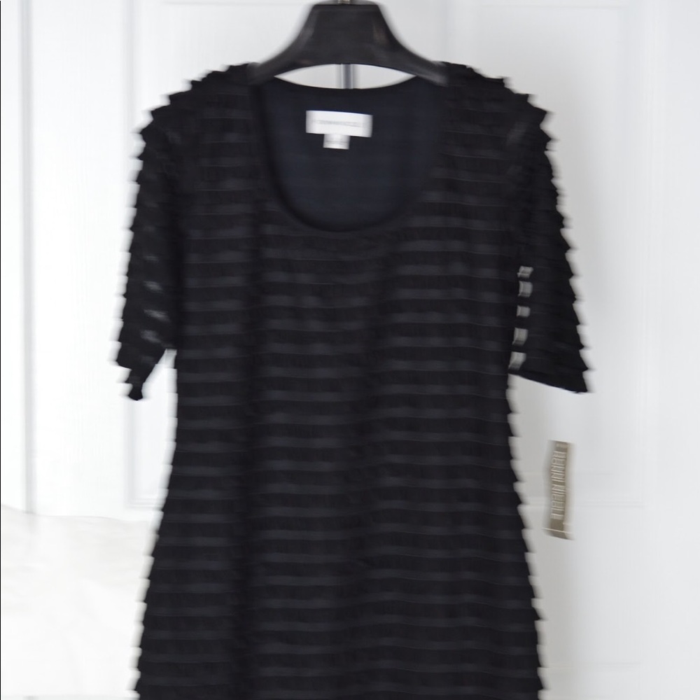 Women’s knitted bubble stripes dress.  (Brand New)